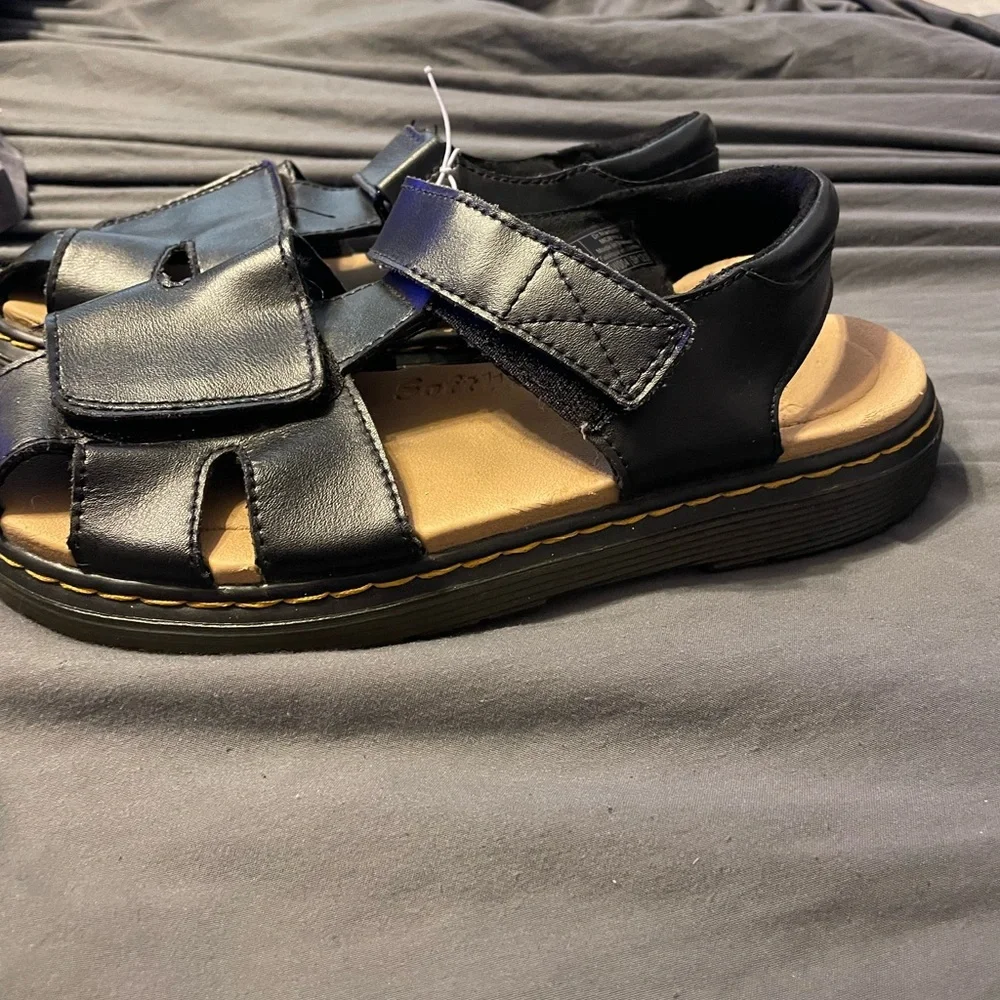 Dr. Martens Moby ll J Black Leather Sandals‎ size 3